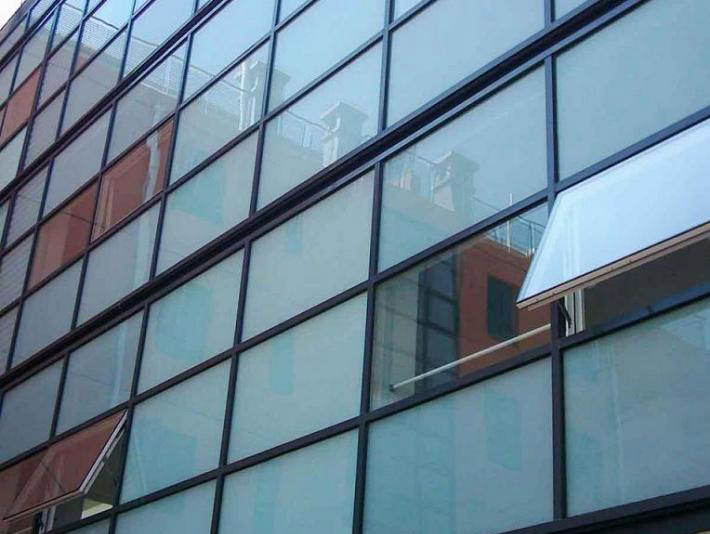 钢结构点支撑玻璃幕墙施工的两种安装方式